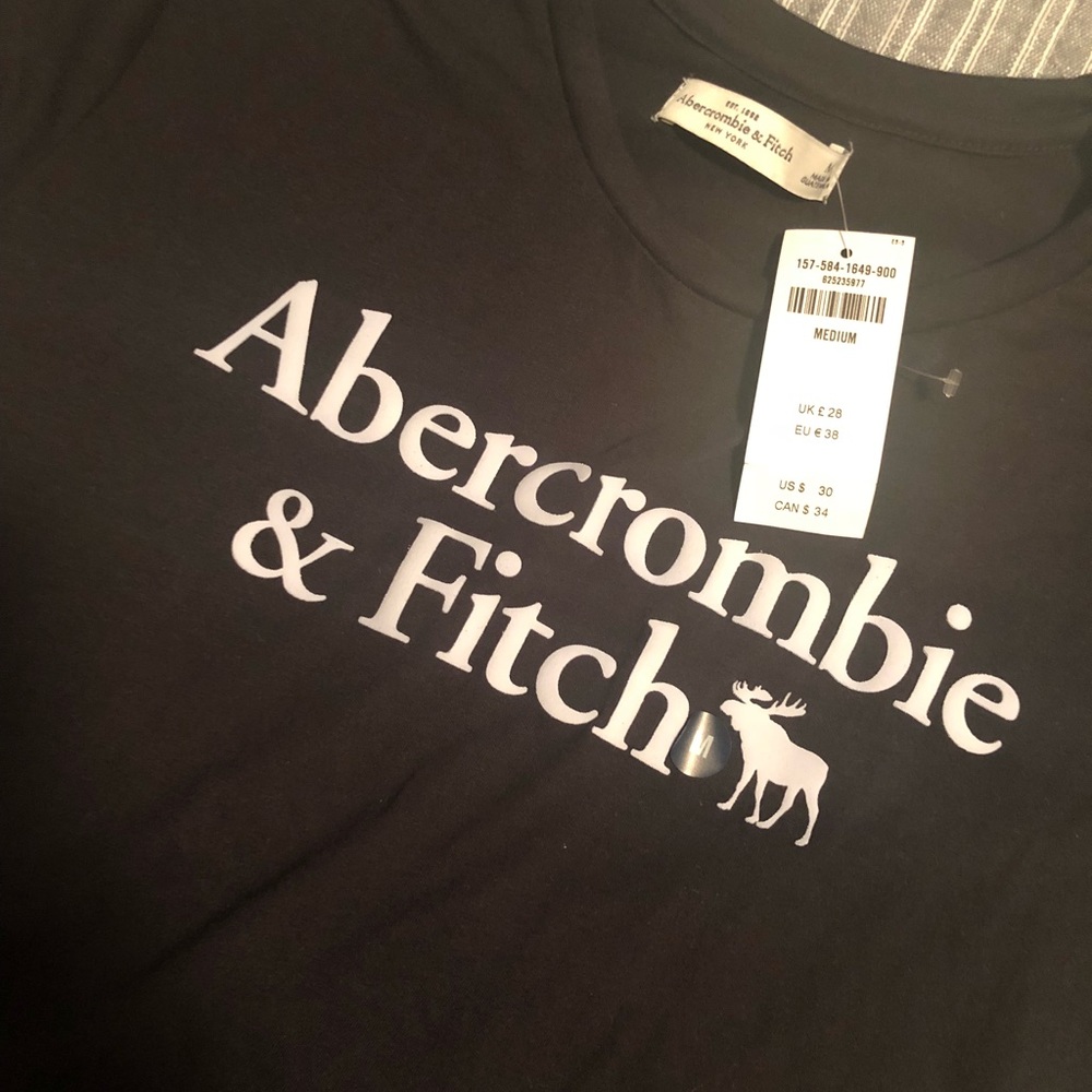 Abercrombie & Fitch T-Shirt 🌺Brand New🌺